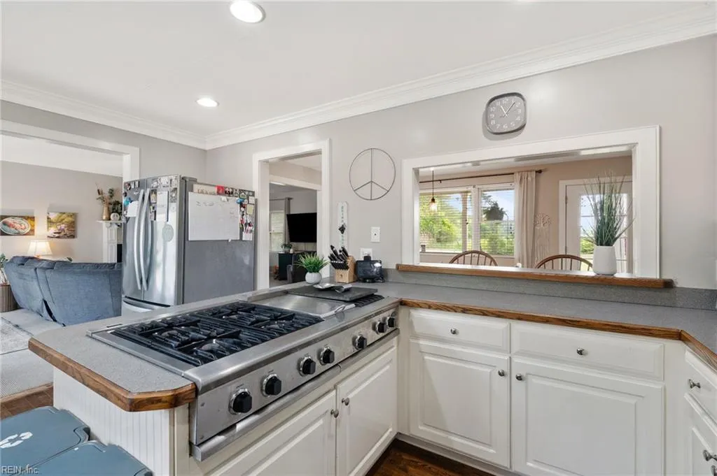 Virginia Beach, Virginia 23456, United States, 4 Bedrooms Bedrooms, ,3 BathroomsBathrooms,Residential,Active,116999