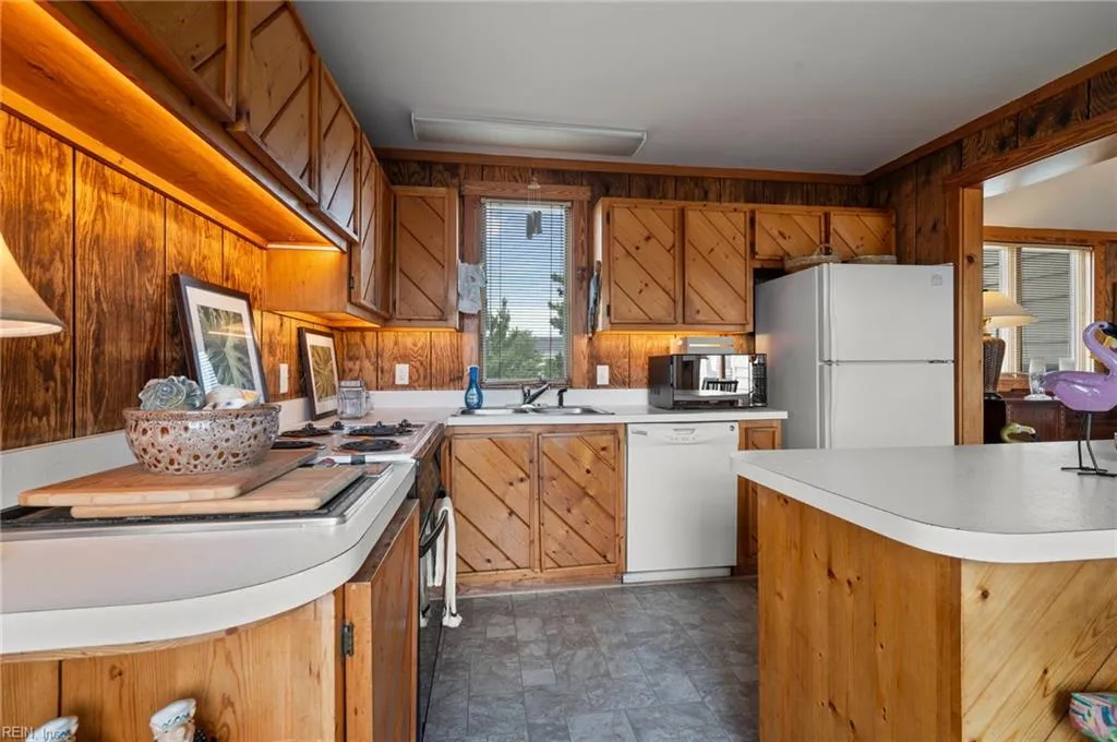 Virginia Beach, Virginia 23456, United States, 3 Bedrooms Bedrooms, ,3 BathroomsBathrooms,Residential,Active,151562