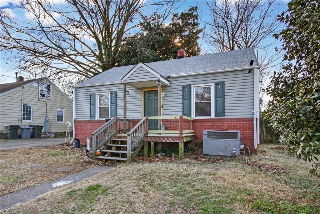 Photo of 135 Roland Drive, Hampton, VA 23669 (MLS # 10629134)