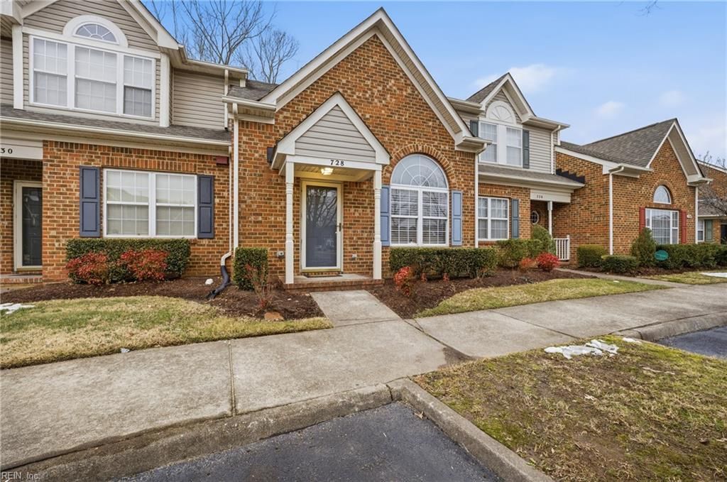 Photo of 728 W Lake Circle, Chesapeake, VA 23322 (MLS # 10619287)