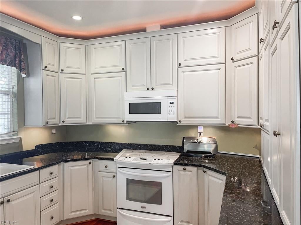 Photo of 3635 Mardean Drive, Chesapeake, VA 23321 (MLS # 10646195)