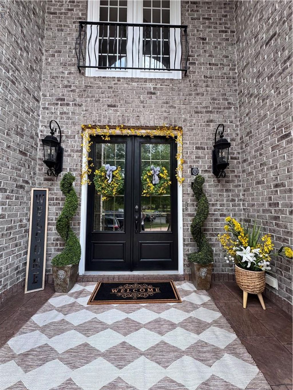 Photo of 1601 Water View Circle, Chesapeake, VA 23322 (MLS # 10630637)