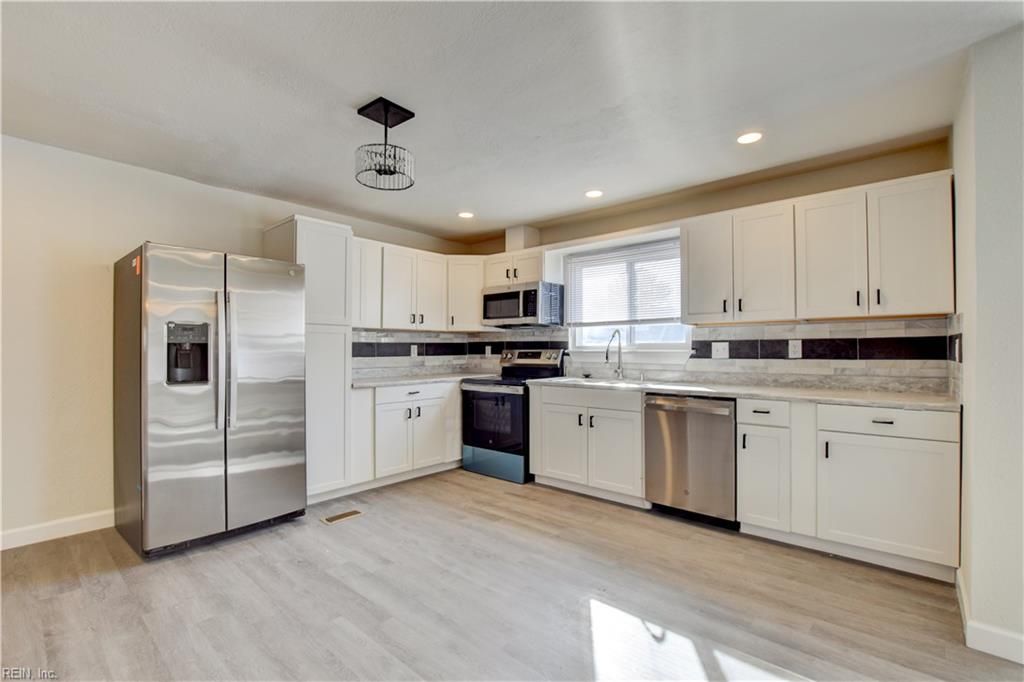 Photo of 824 Aragona Boulevard, Virginia Beach, VA 23455 (MLS # 10624988)