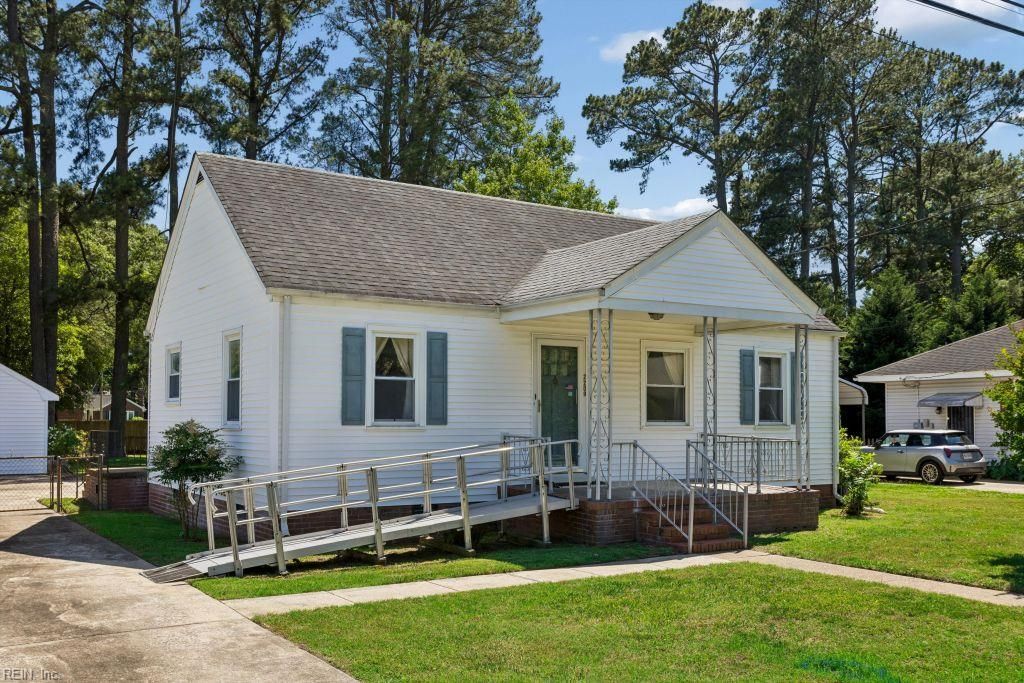 Photo of 2209 Wintergreen Drive, Chesapeake, VA 23323 (MLS # 10637358)