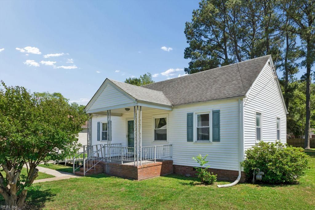 Photo of 2209 Wintergreen Drive, Chesapeake, VA 23323 (MLS # 10637358)