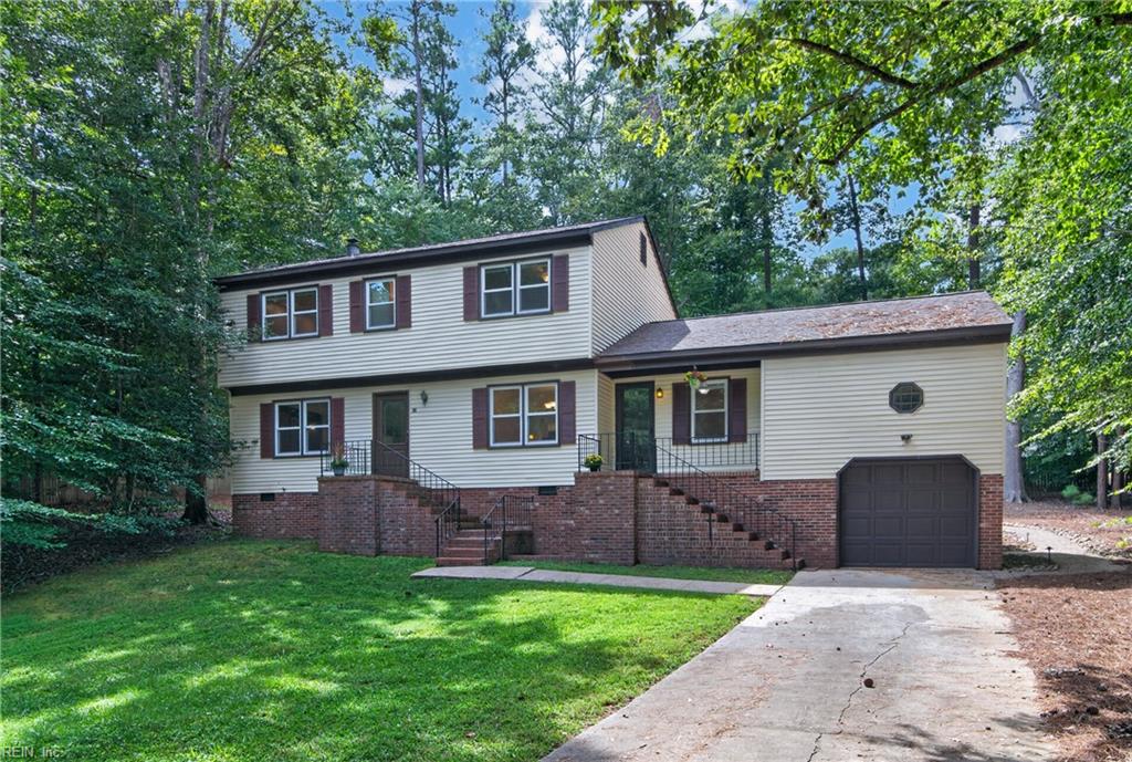 Photo of 102 Castle Lane, Williamsburg, VA 23185 (MLS # 10651541)