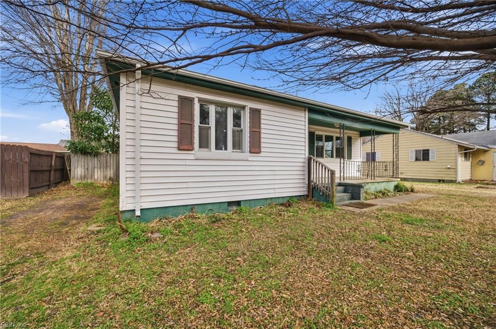 Photo of 118 Dekalb Avenue, Portsmouth, VA 23702 (MLS # 10617625)