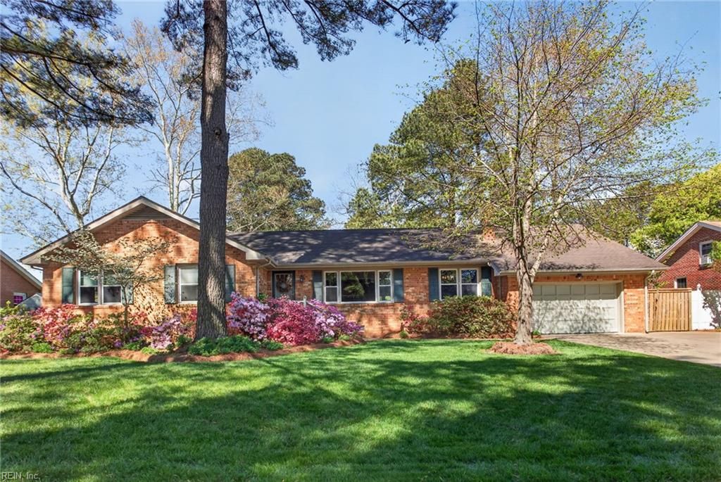 Photo of 1109 Cresthaven Lane, Virginia Beach, VA 23464 (MLS # 10630319)