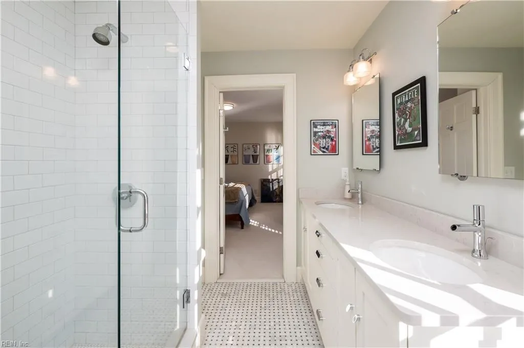 Virginia Beach, Virginia 23451, United States, 5 Bedrooms Bedrooms, ,5 BathroomsBathrooms,Residential,Pending,76808