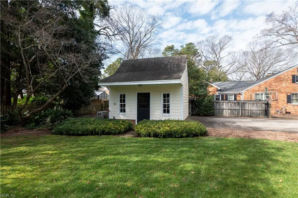 Virginia Beach, Virginia 23451, United States, 5 Bedrooms Bedrooms, ,5 BathroomsBathrooms,Residential,Pending,76808