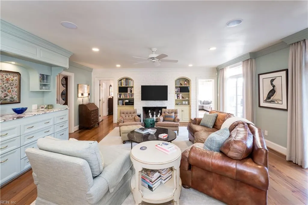 Virginia Beach, Virginia 23451, United States, 5 Bedrooms Bedrooms, ,5 BathroomsBathrooms,Residential,Pending,76808