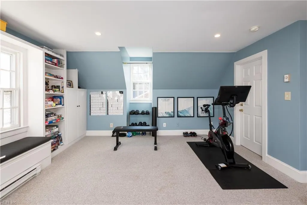 Virginia Beach, Virginia 23451, United States, 5 Bedrooms Bedrooms, ,5 BathroomsBathrooms,Residential,Pending,76808