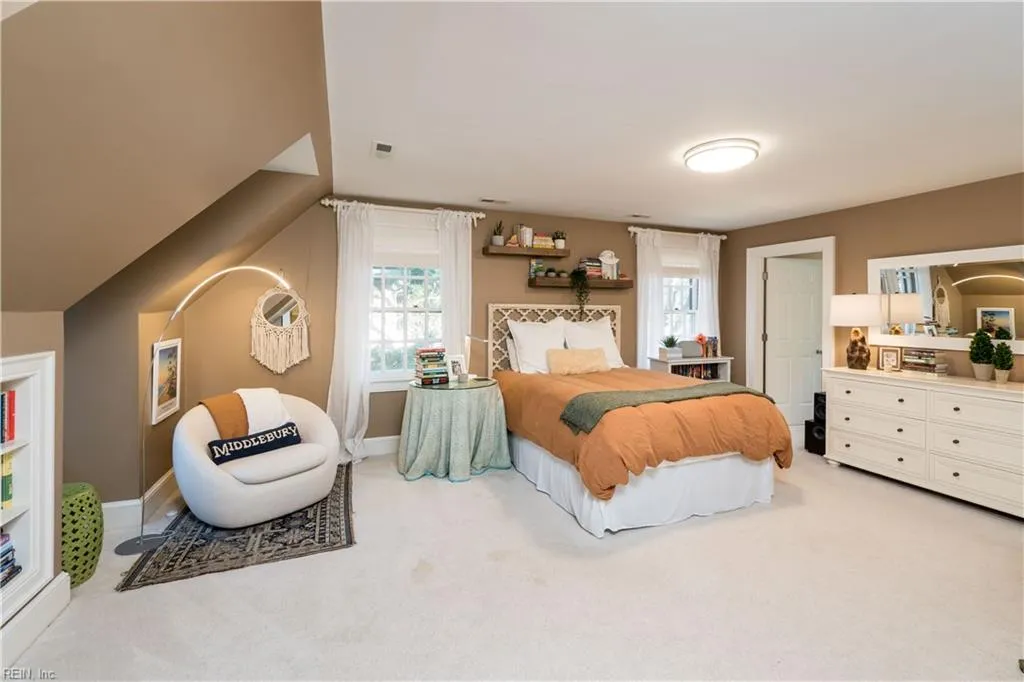 Virginia Beach, Virginia 23451, United States, 5 Bedrooms Bedrooms, ,5 BathroomsBathrooms,Residential,Pending,76808