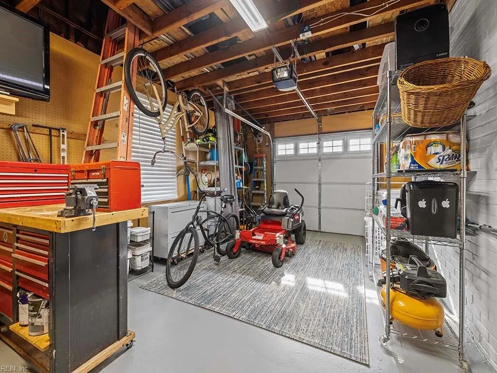 Portsmouth, Virginia 23703, United States, 3 Bedrooms Bedrooms, ,2 BathroomsBathrooms,Residential,Pending,10571