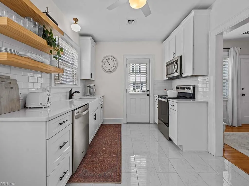 Portsmouth, Virginia 23703, United States, 3 Bedrooms Bedrooms, ,2 BathroomsBathrooms,Residential,Pending,10571