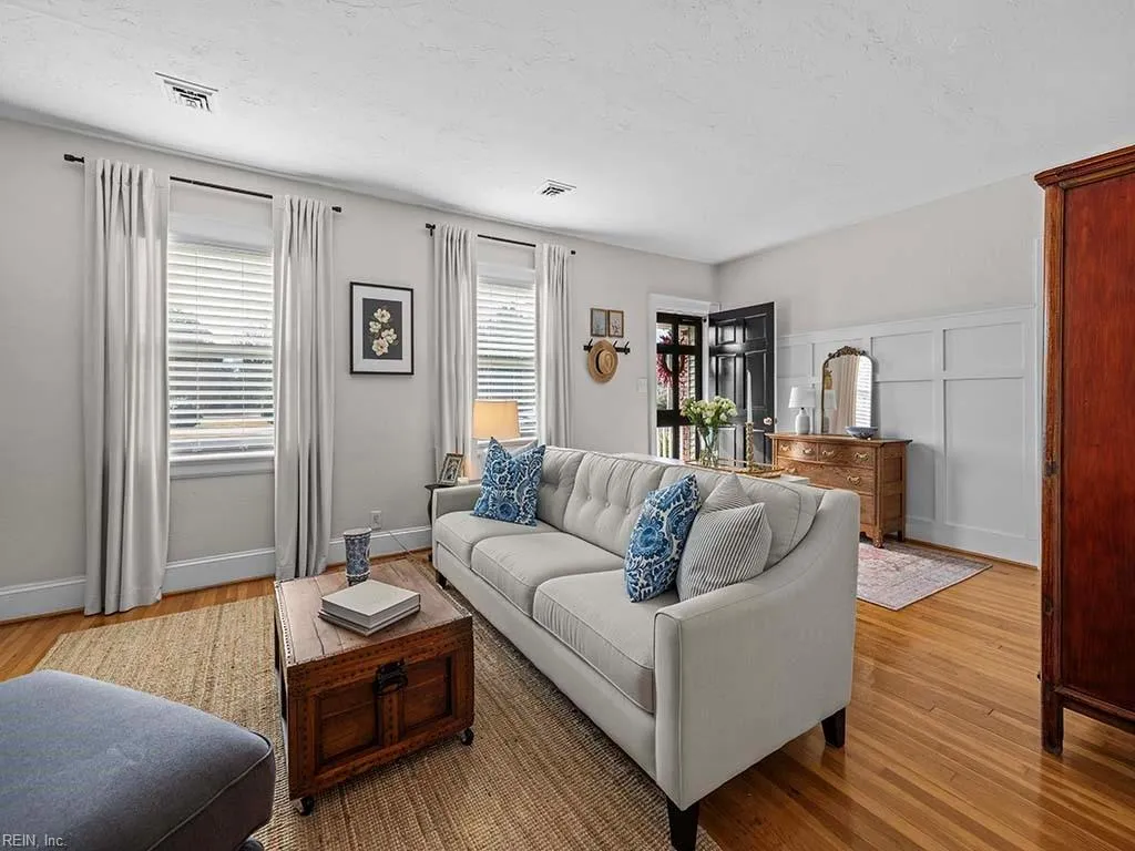 Portsmouth, Virginia 23703, United States, 3 Bedrooms Bedrooms, ,2 BathroomsBathrooms,Residential,Pending,10571