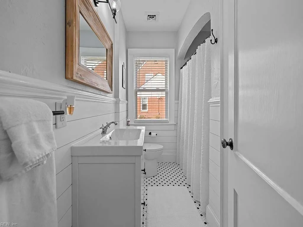 Portsmouth, Virginia 23703, United States, 3 Bedrooms Bedrooms, ,2 BathroomsBathrooms,Residential,Pending,10571