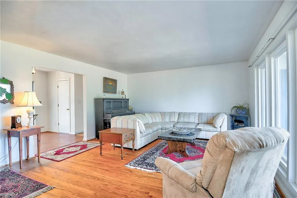 Virginia Beach, Virginia 23455, United States, 3 Bedrooms Bedrooms, ,3 BathroomsBathrooms,Residential,Pending,21325