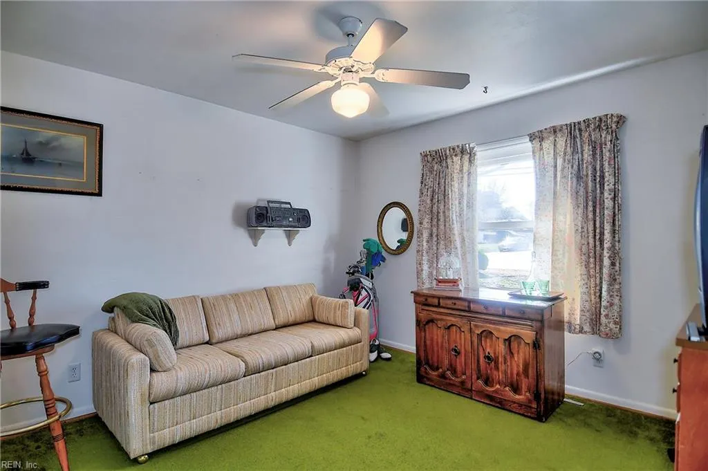 Virginia Beach, Virginia 23455, United States, 3 Bedrooms Bedrooms, ,3 BathroomsBathrooms,Residential,Pending,21325