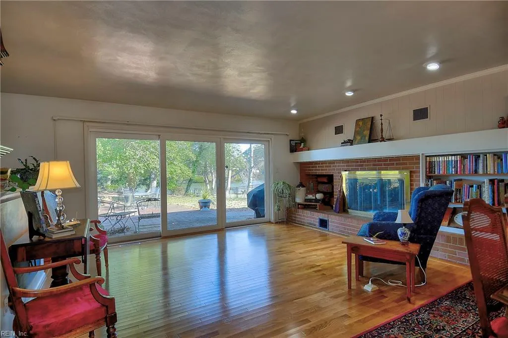 Virginia Beach, Virginia 23455, United States, 3 Bedrooms Bedrooms, ,3 BathroomsBathrooms,Residential,Pending,21325