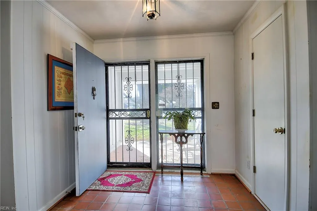 Virginia Beach, Virginia 23455, United States, 3 Bedrooms Bedrooms, ,3 BathroomsBathrooms,Residential,Pending,21325