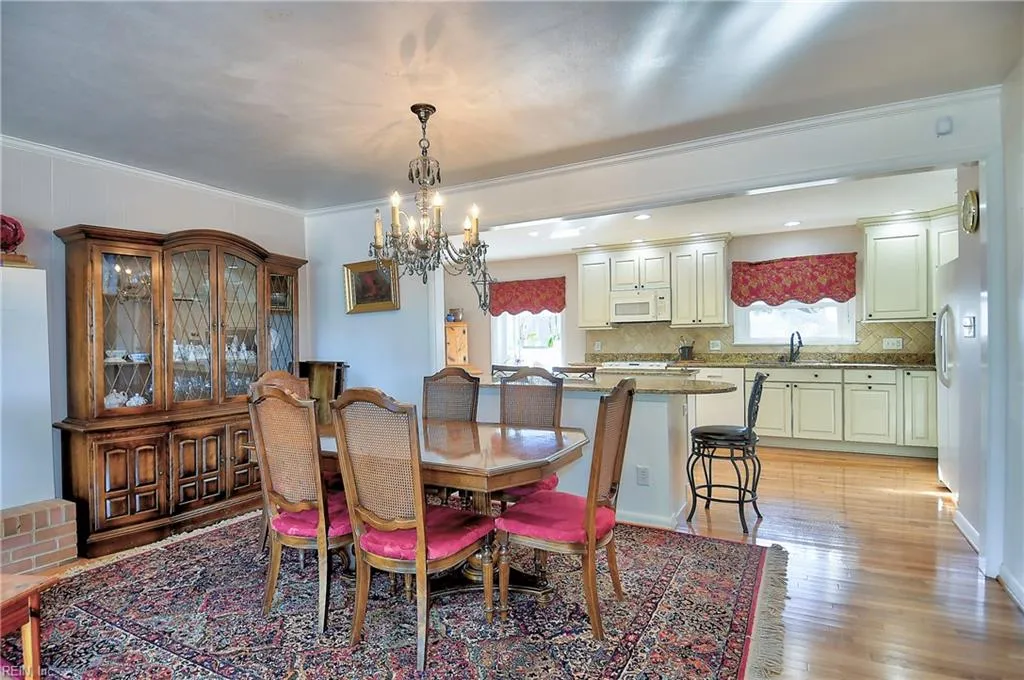 Virginia Beach, Virginia 23455, United States, 3 Bedrooms Bedrooms, ,3 BathroomsBathrooms,Residential,Pending,21325