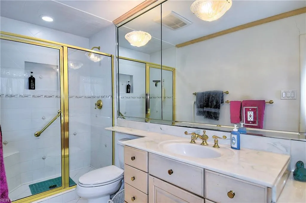 Virginia Beach, Virginia 23455, United States, 3 Bedrooms Bedrooms, ,3 BathroomsBathrooms,Residential,Pending,21325