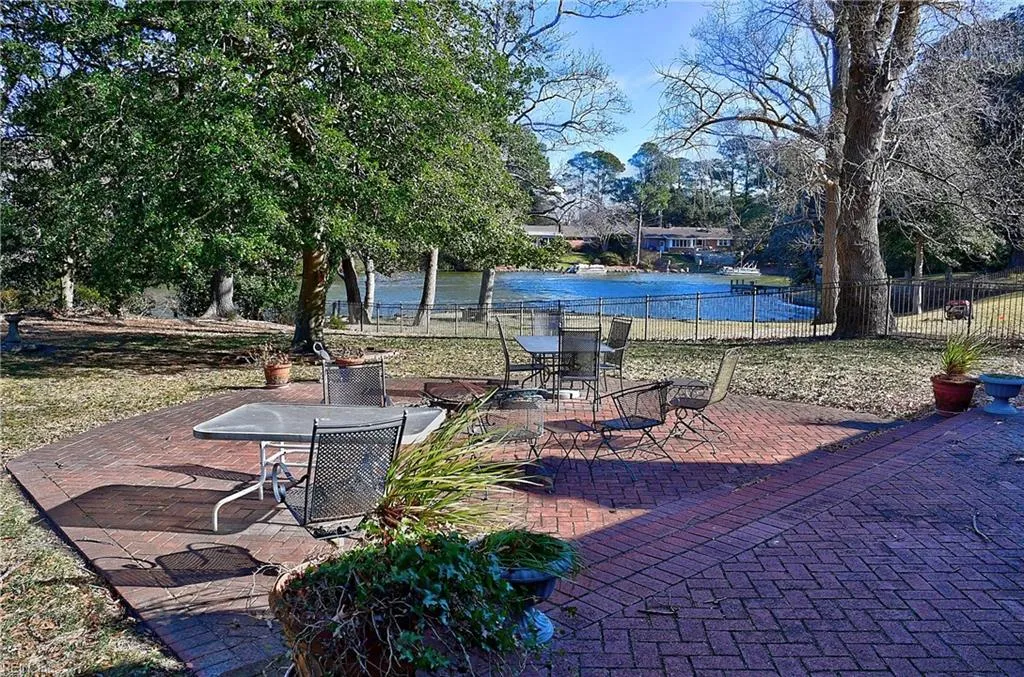 Virginia Beach, Virginia 23455, United States, 3 Bedrooms Bedrooms, ,3 BathroomsBathrooms,Residential,Pending,21325