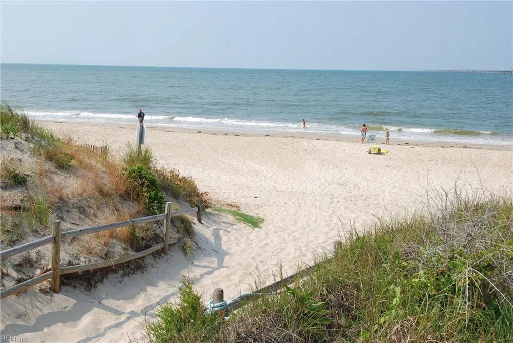 Virginia Beach, Virginia 23455, United States, 3 Bedrooms Bedrooms, ,3 BathroomsBathrooms,Residential,Pending,21325