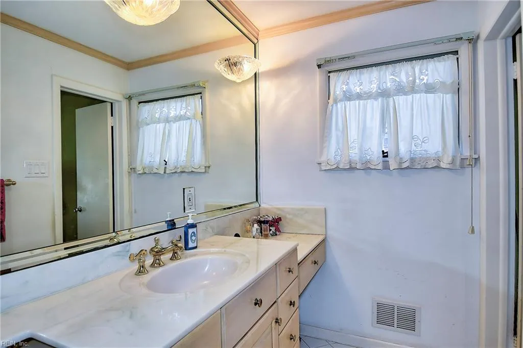 Virginia Beach, Virginia 23455, United States, 3 Bedrooms Bedrooms, ,3 BathroomsBathrooms,Residential,Pending,21325