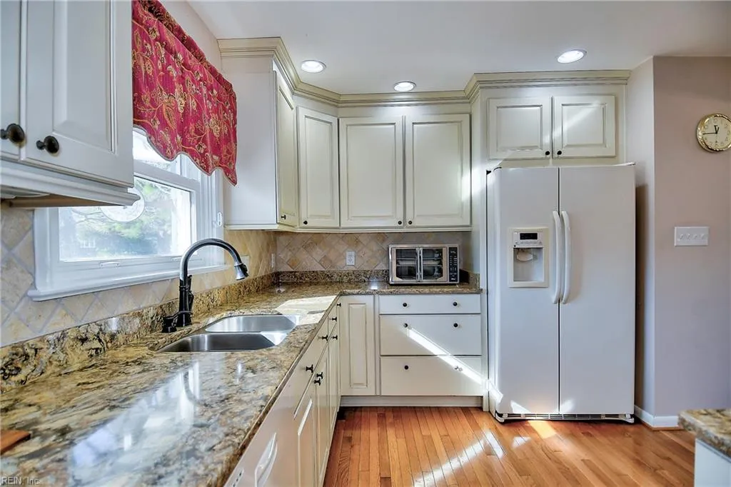 Virginia Beach, Virginia 23455, United States, 3 Bedrooms Bedrooms, ,3 BathroomsBathrooms,Residential,Pending,21325