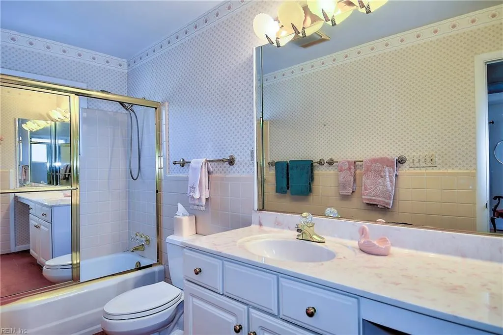 Virginia Beach, Virginia 23455, United States, 3 Bedrooms Bedrooms, ,3 BathroomsBathrooms,Residential,Pending,21325