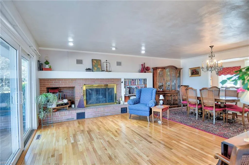 Virginia Beach, Virginia 23455, United States, 3 Bedrooms Bedrooms, ,3 BathroomsBathrooms,Residential,Pending,21325