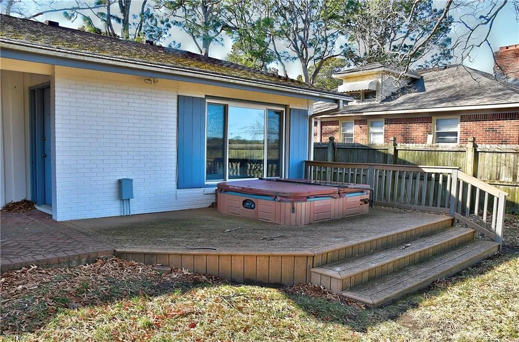 Virginia Beach, Virginia 23455, United States, 3 Bedrooms Bedrooms, ,3 BathroomsBathrooms,Residential,Pending,21325