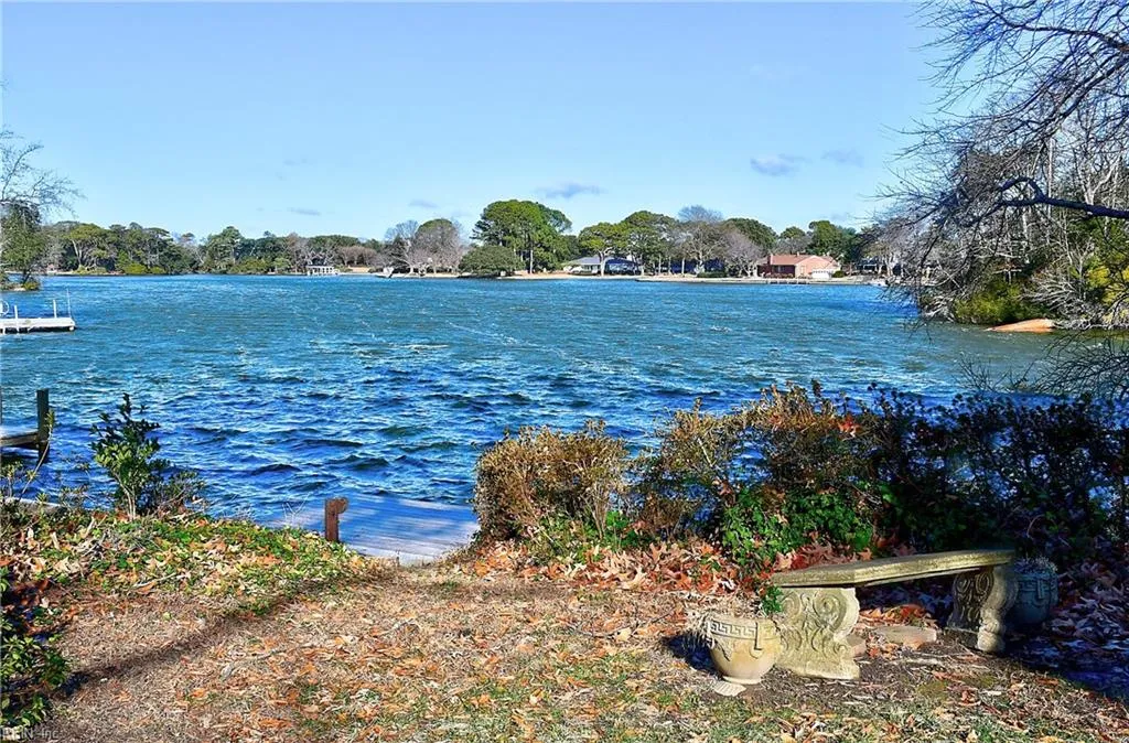 Virginia Beach, Virginia 23455, United States, 3 Bedrooms Bedrooms, ,3 BathroomsBathrooms,Residential,Pending,21325