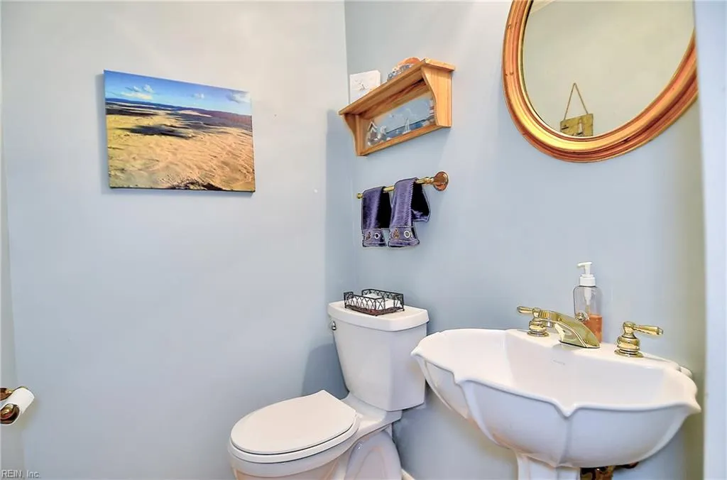 Virginia Beach, Virginia 23455, United States, 3 Bedrooms Bedrooms, ,3 BathroomsBathrooms,Residential,Pending,21325