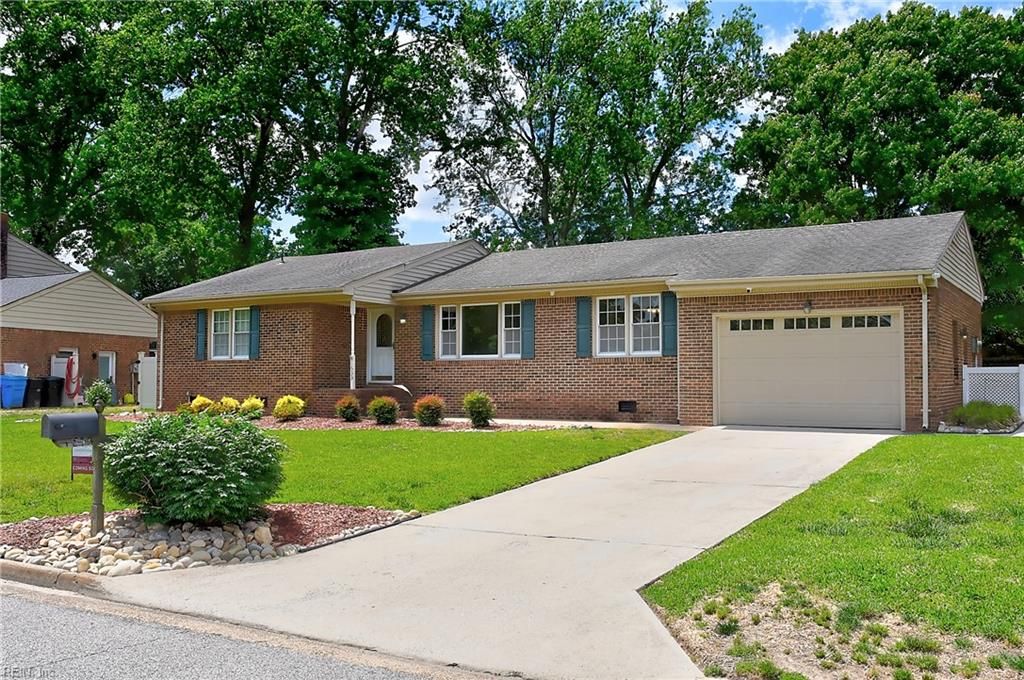 Photo of 1633 Guthrie Street, Virginia Beach, VA 23464 (MLS # 10634018)