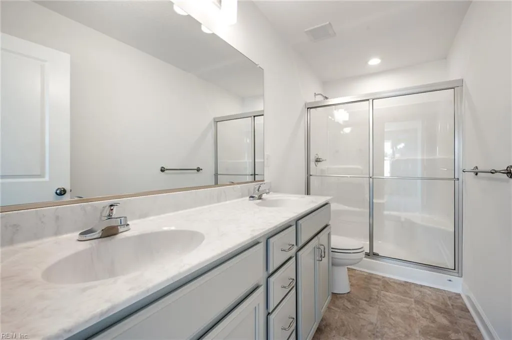 Suffolk, Virginia 23435, United States, 3 Bedrooms Bedrooms, ,3 BathroomsBathrooms,Residential,Pending,153244