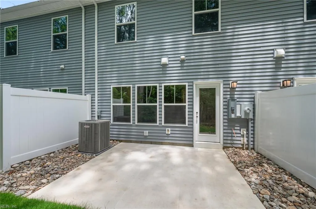 Suffolk, Virginia 23435, United States, 3 Bedrooms Bedrooms, ,3 BathroomsBathrooms,Residential,Pending,153244