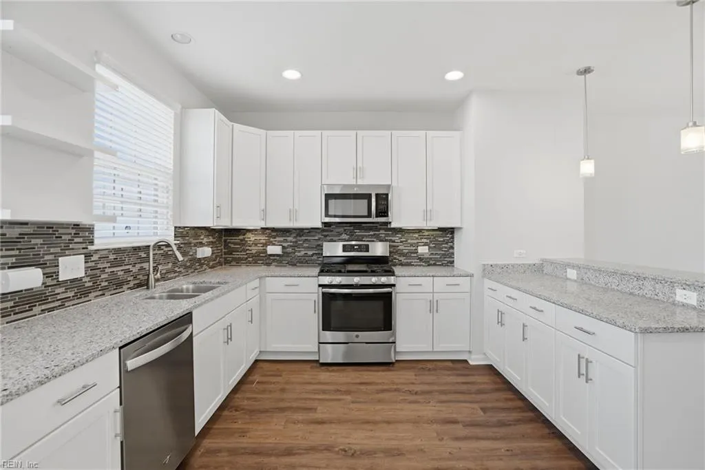 Virginia Beach, Virginia 23456, United States, 2 Bedrooms Bedrooms, ,3 BathroomsBathrooms,Residential,Active,256312