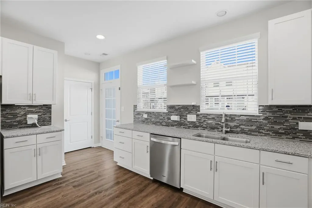 Virginia Beach, Virginia 23456, United States, 2 Bedrooms Bedrooms, ,3 BathroomsBathrooms,Residential,Active,256312