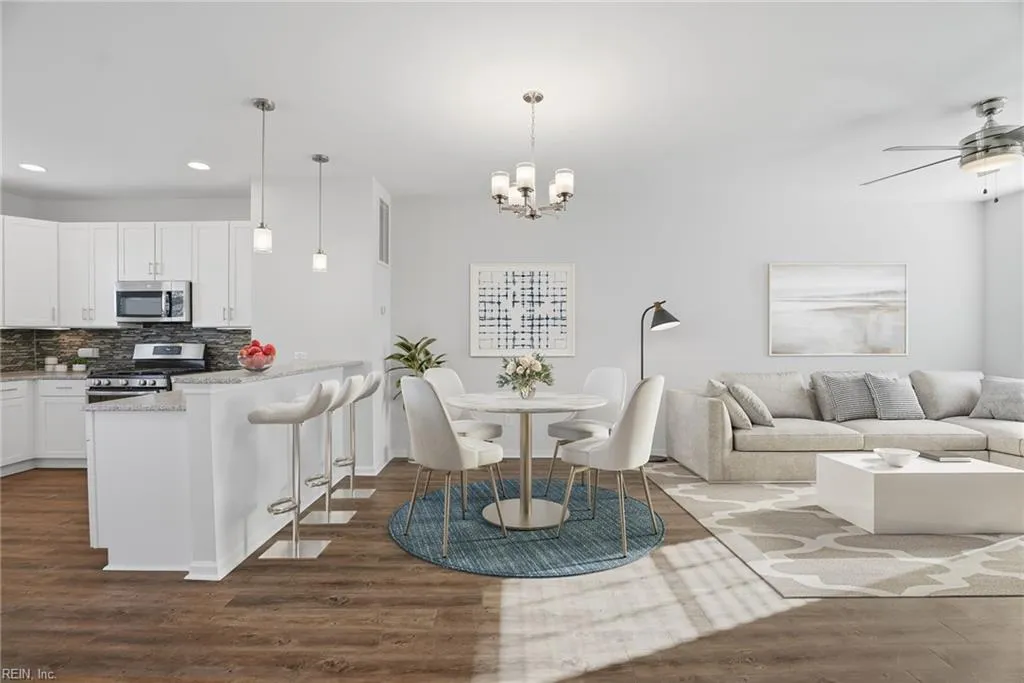 Virginia Beach, Virginia 23456, United States, 2 Bedrooms Bedrooms, ,3 BathroomsBathrooms,Residential,Active,256312