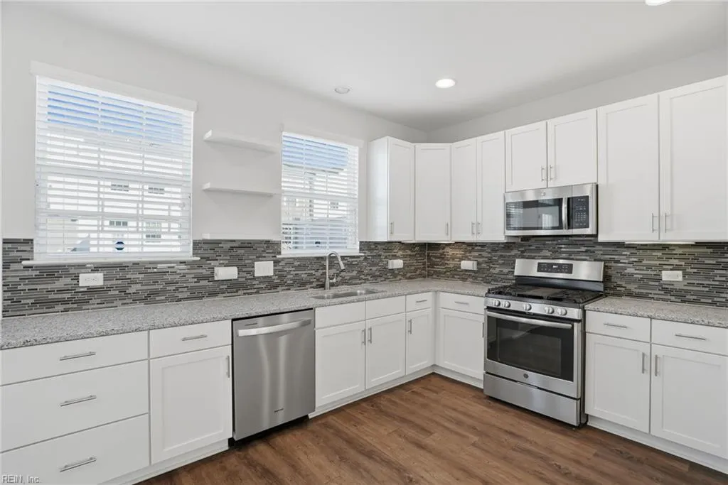 Virginia Beach, Virginia 23456, United States, 2 Bedrooms Bedrooms, ,3 BathroomsBathrooms,Residential,Active,256312