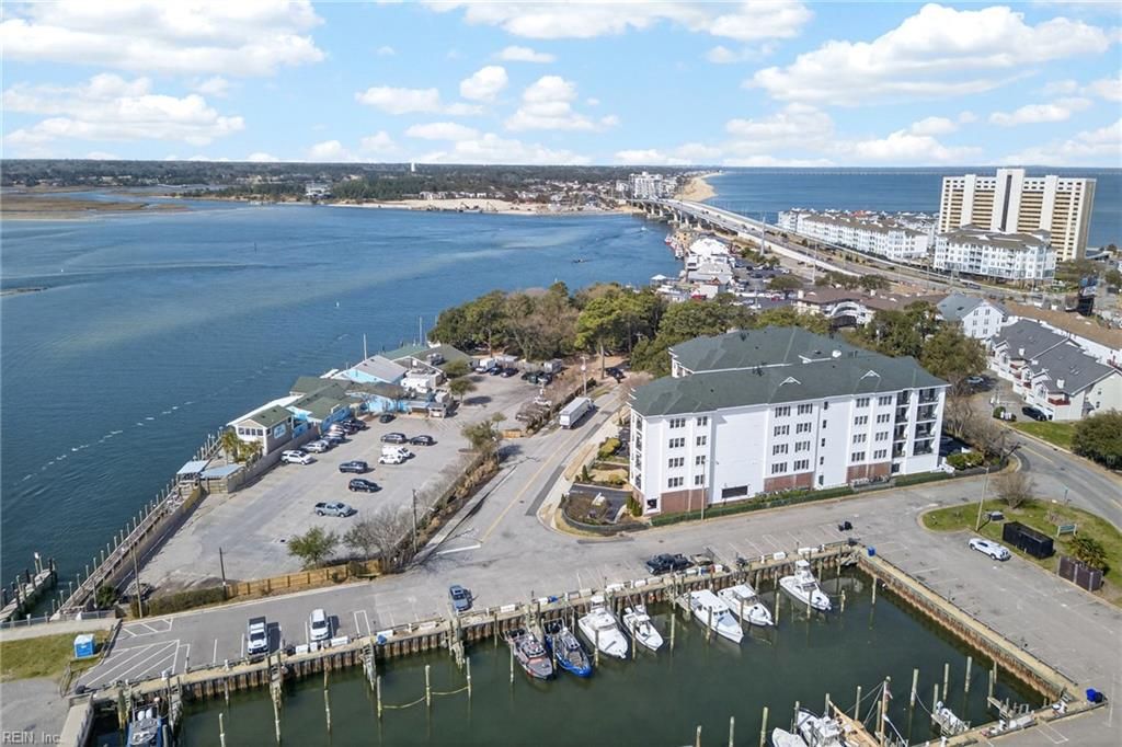 Photo of 2140 Vista Circle #403, Virginia Beach, VA 23451 (MLS # 10624587)