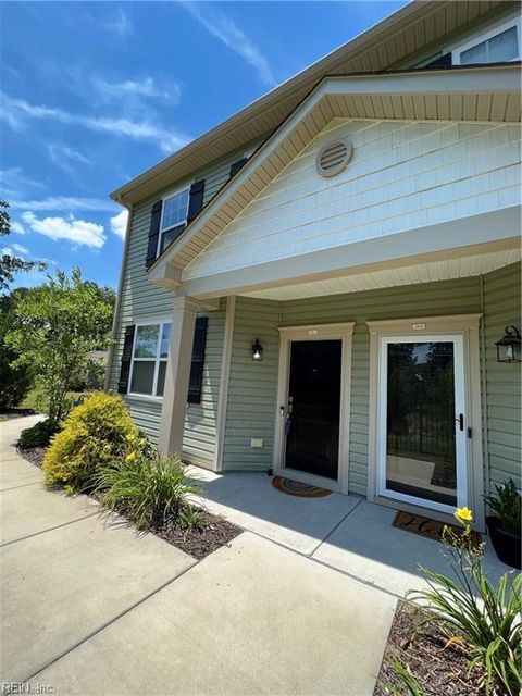 Photo of 2802 Rowling Way, Chesapeake, VA 23321 (MLS # 10608298) Photo of 2802 Rowling Way, Chesapeake, VA 23321 (MLS # 10608298)