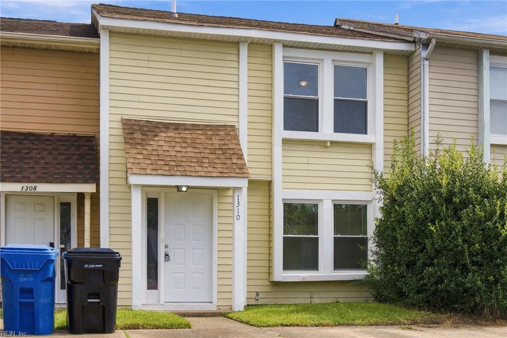 Photo of 1310 Westmoreland Court, Virginia Beach, VA 23453 (MLS # 10653797)