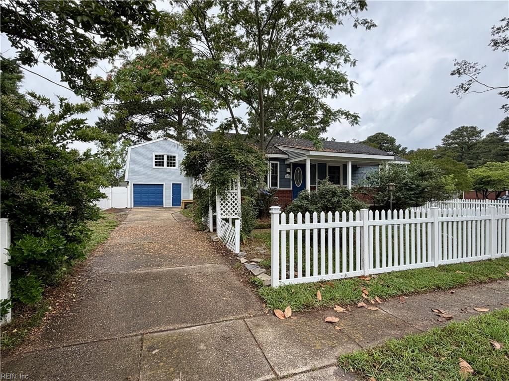 Photo of 8 Oneal Ct CT, Portsmouth, VA 23701 (MLS # 10636751)