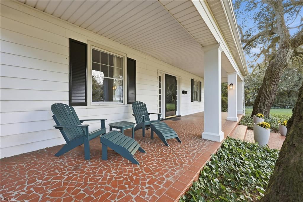 Photo of 1048 Algonquin Road, Norfolk, VA 23505 (MLS # 10615306)