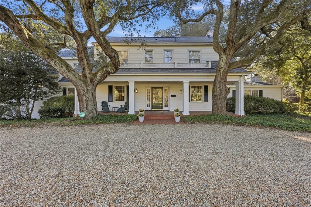 Photo of 1048 Algonquin Road, Norfolk, VA 23505 (MLS # 10615306)