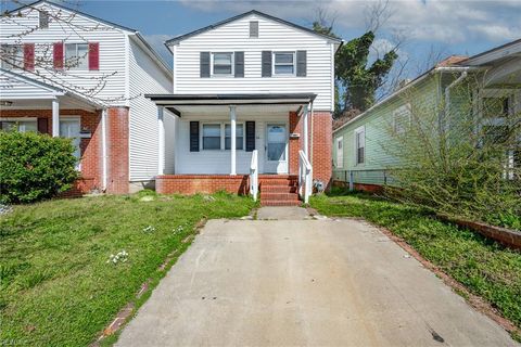 Photo of 56 Poplar Avenue, Newport News, VA 23607 (MLS # 10614814)